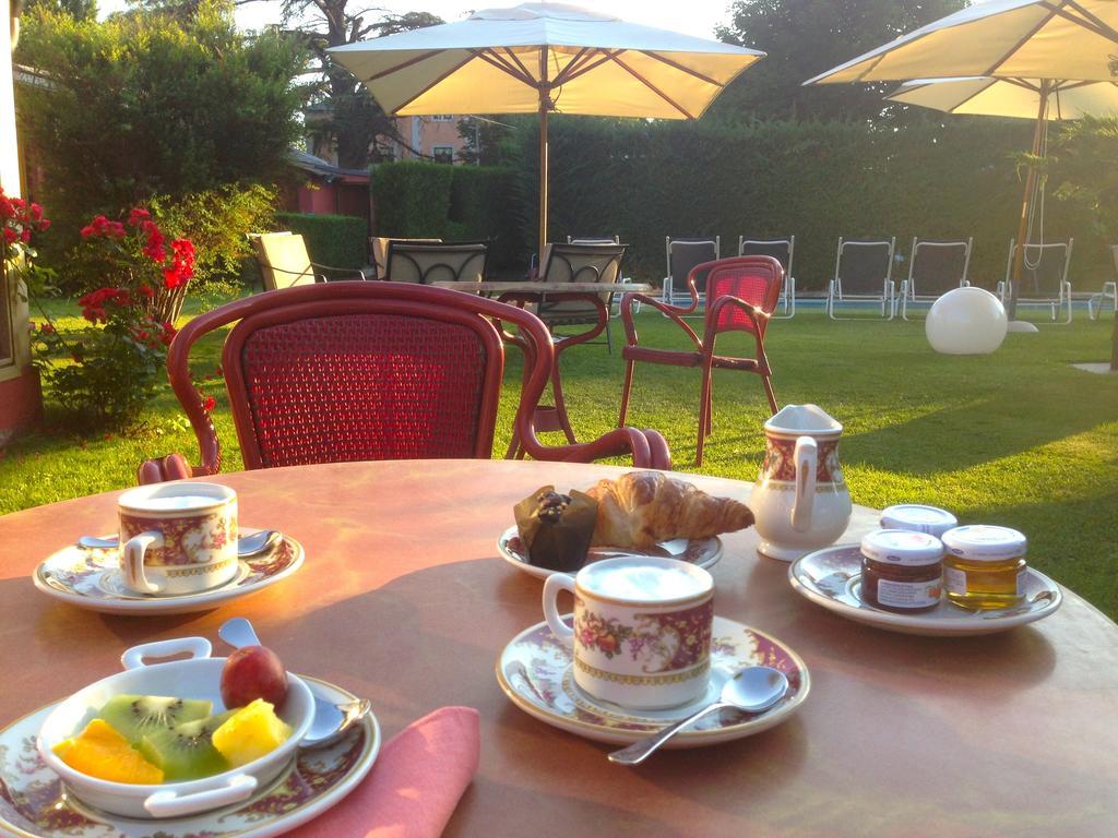 Hotel Del Lago ปุจเซร์ดา ภายนอก รูปภาพ