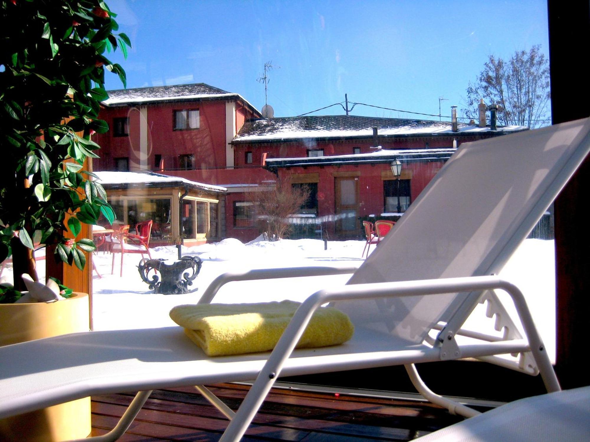 Hotel Del Lago ปุจเซร์ดา ภายนอก รูปภาพ