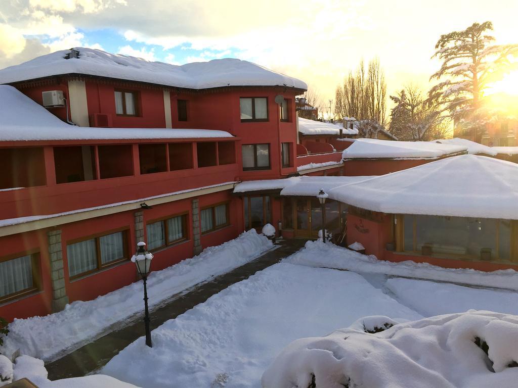 Hotel Del Lago ปุจเซร์ดา ภายนอก รูปภาพ